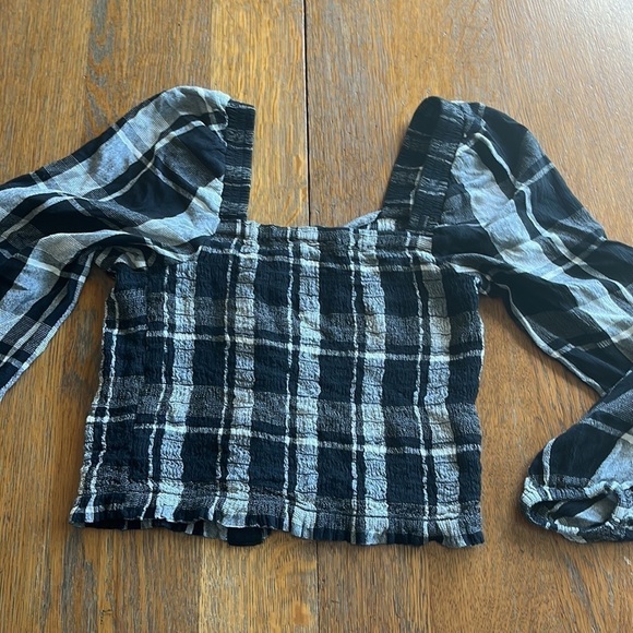 American Eagle shirred crop top size small balloon sleeves buttons down front - Picture 11 of 12